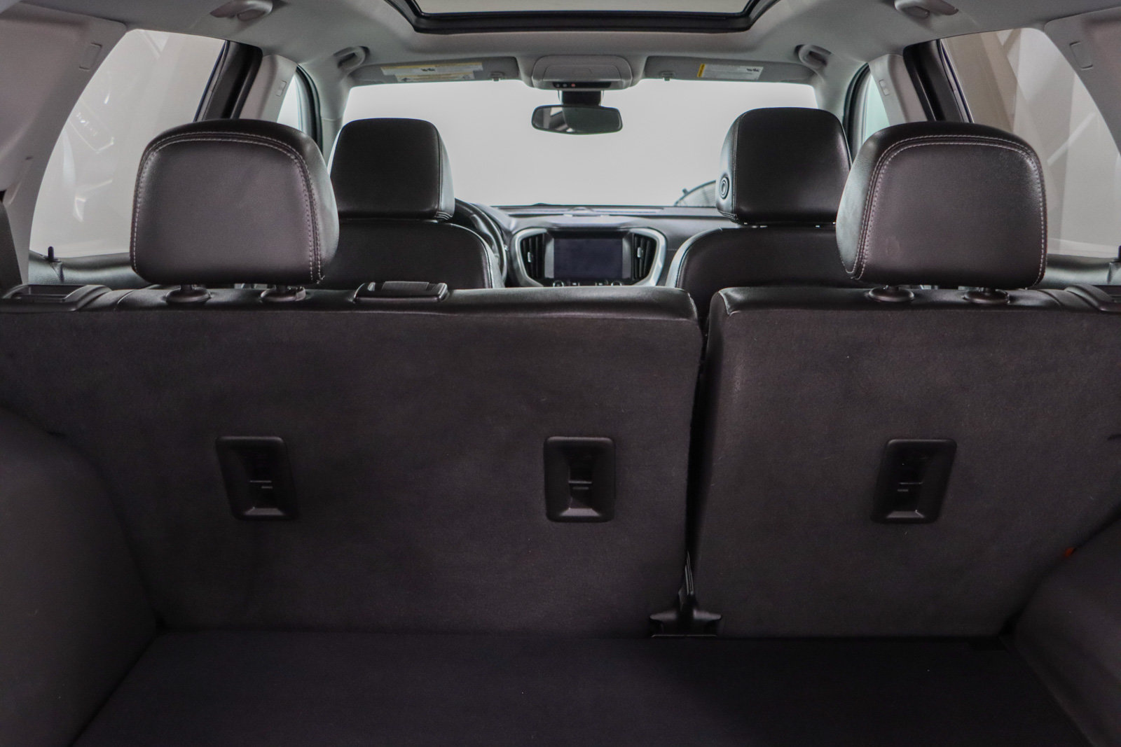 Used 2022 GMC Terrain SLT w/ Infotainment Package II AWD/4WD image 30