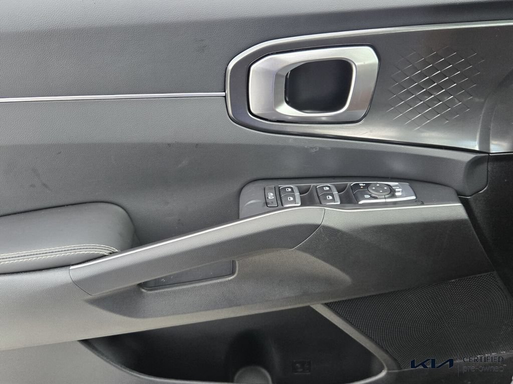 Certified 2026 Kia Sorento LX FWD image 30