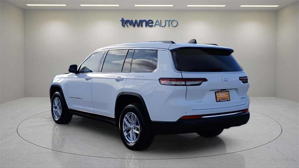 Used 2023 Jeep Grand Cherokee L Laredo image 3