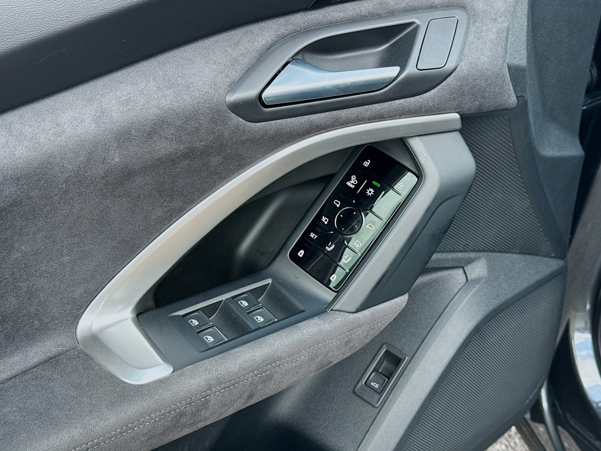 New 2025 Audi SQ5 Premium Plus image 22