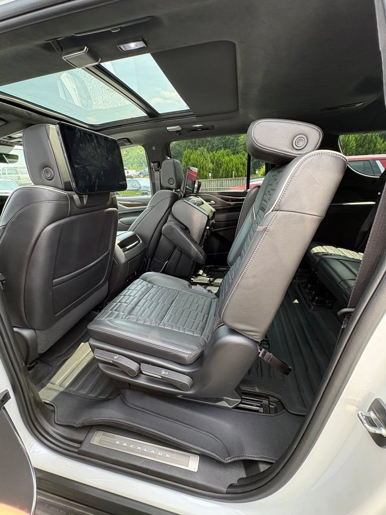 Used 2023 Cadillac Escalade ESV Sport Platinum AWD/4WD image 21