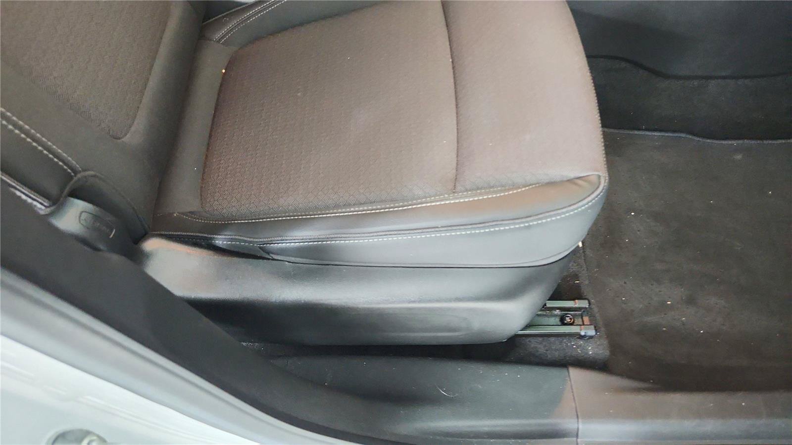 Used 2021 Buick Encore GX Preferred w/ Cold Weather Comfort Package FWD image 19