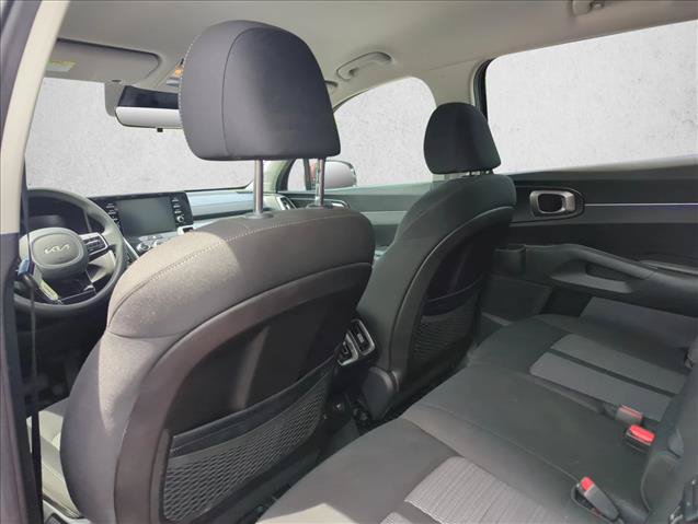 Used 2022 Kia Sorento LX FWD image 17
