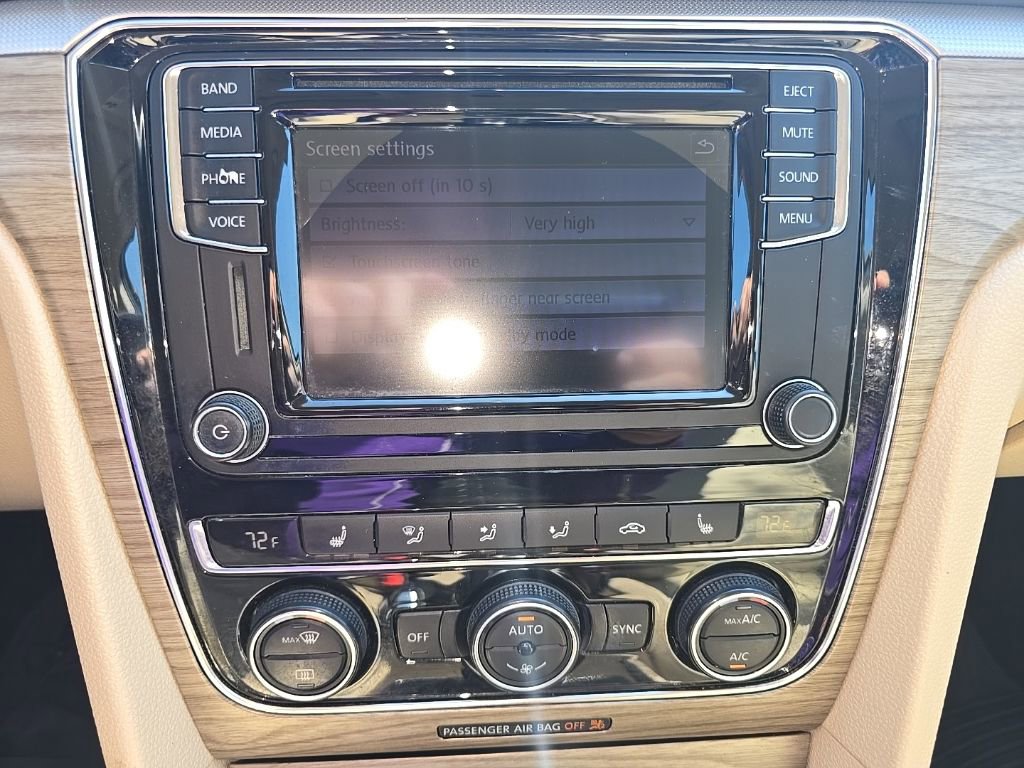 Used 2017 Volkswagen Passat 1.8T SE image 18