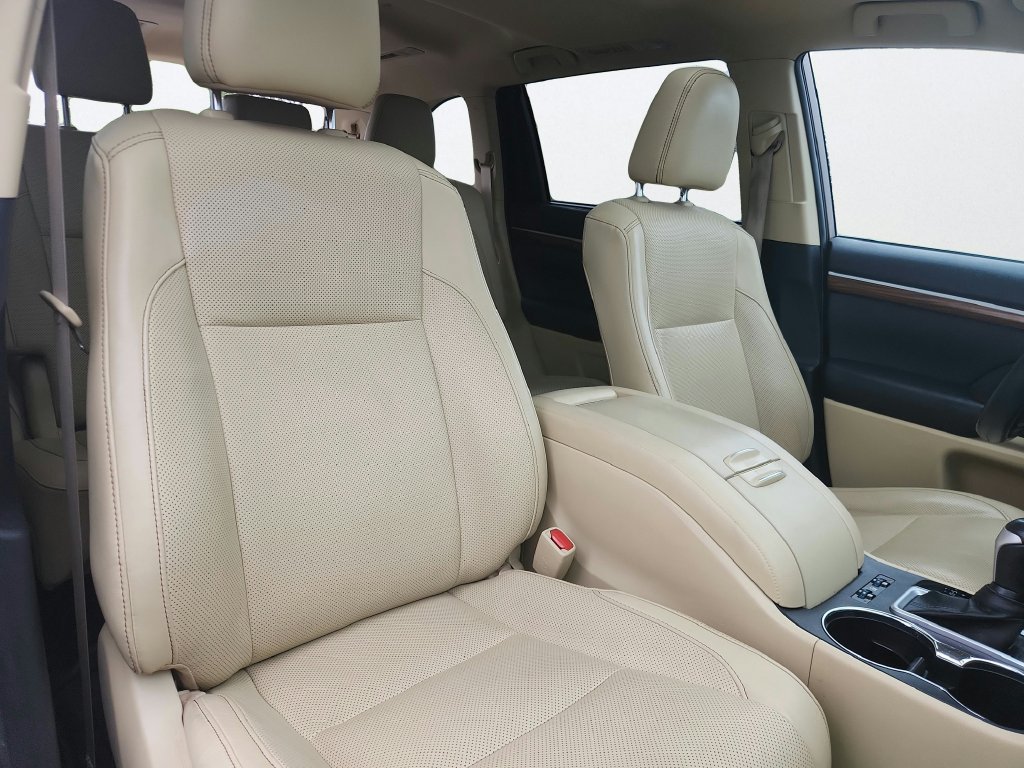 Used 2019 Toyota Highlander Limited AWD/4WD image 26