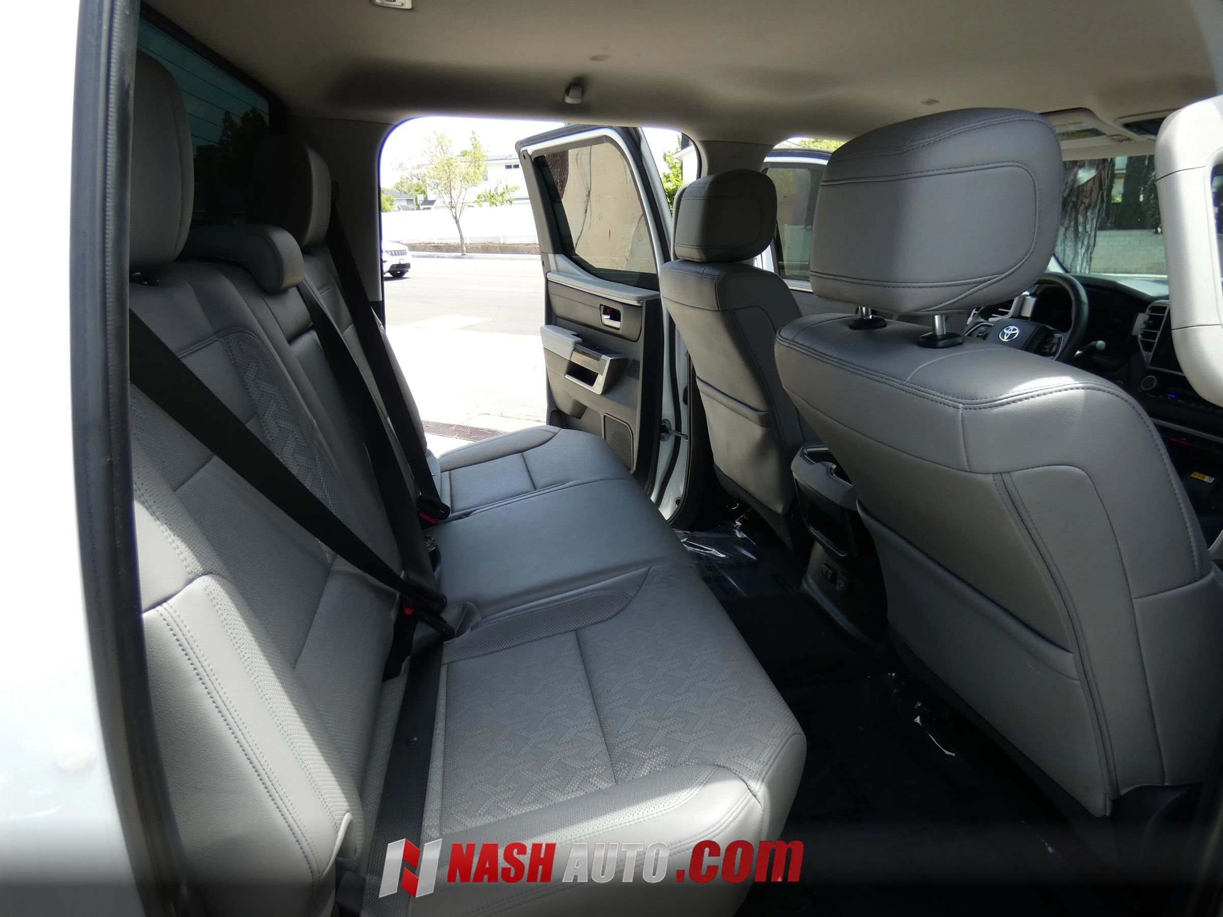 Used 2024 Toyota Tundra Limited w/ TRD Off-Road Package AWD/4WD image 41