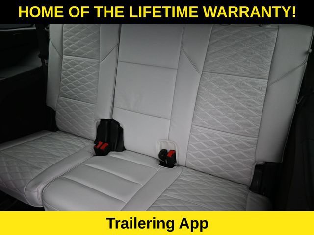 Used 2025 Cadillac Escalade Sport Platinum w/ LPO, Floor Liner Package AWD/4WD image 45