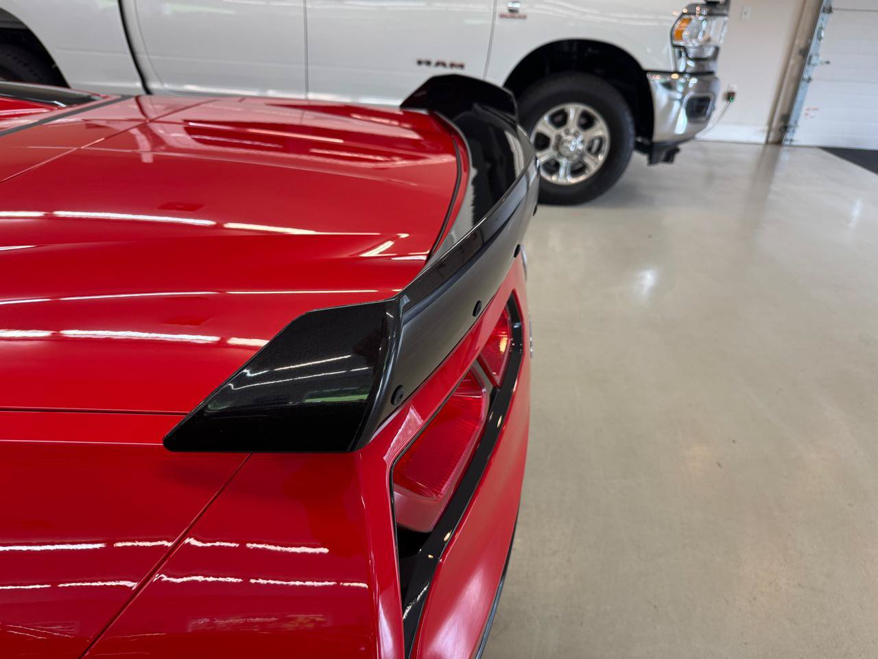 Used 2019 Chevrolet Corvette Convertible w/ 2LT w/ 2LT Preferred Equipment Group RWD image 27