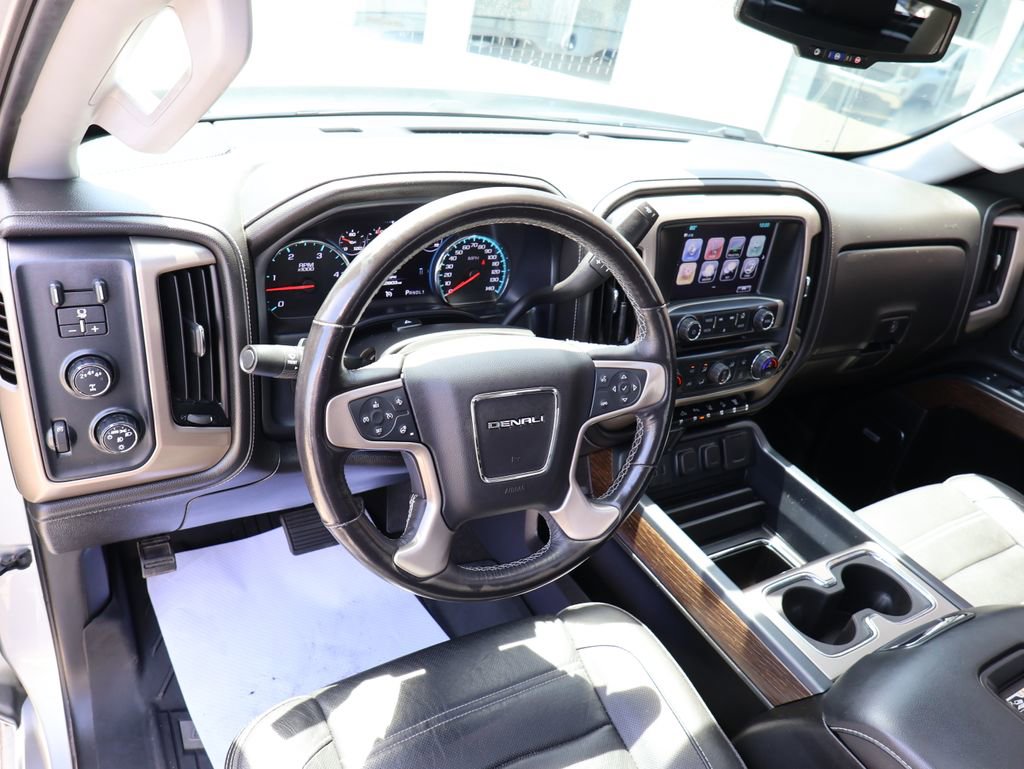 Used 2018 GMC Sierra 2500 Denali w/ Duramax Plus Package AWD/4WD image 24