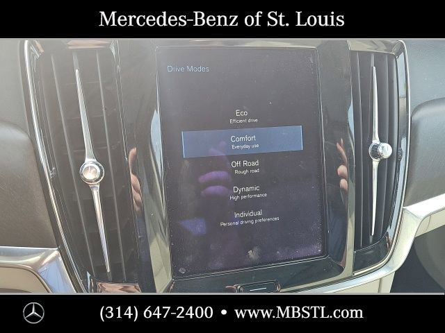 Used 2017 Volvo V90 T6 Cross Country image 34