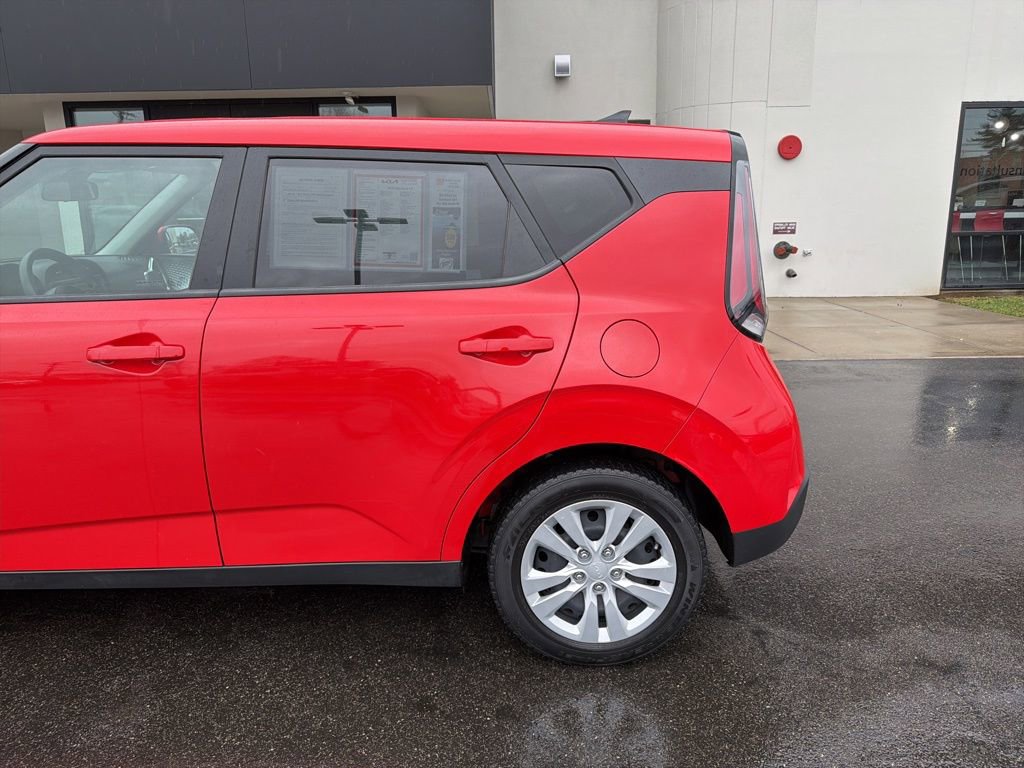Certified 2023 Kia Soul LX image 9