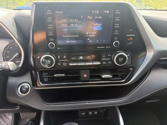Used 2021 Toyota Highlander XLE AWD/4WD image 17