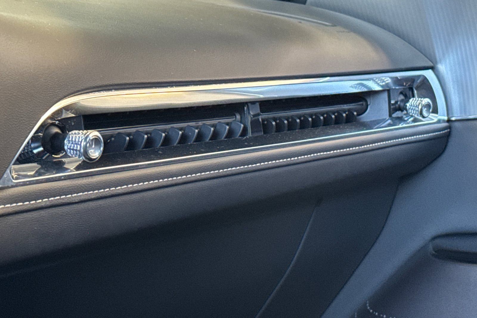 Used 2024 Cadillac Lyriq Tech w/ Driver Assist Package AWD/4WD image 27