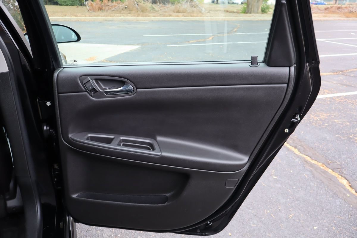 Used 2013 Chevrolet Impala LTZ FWD image 25