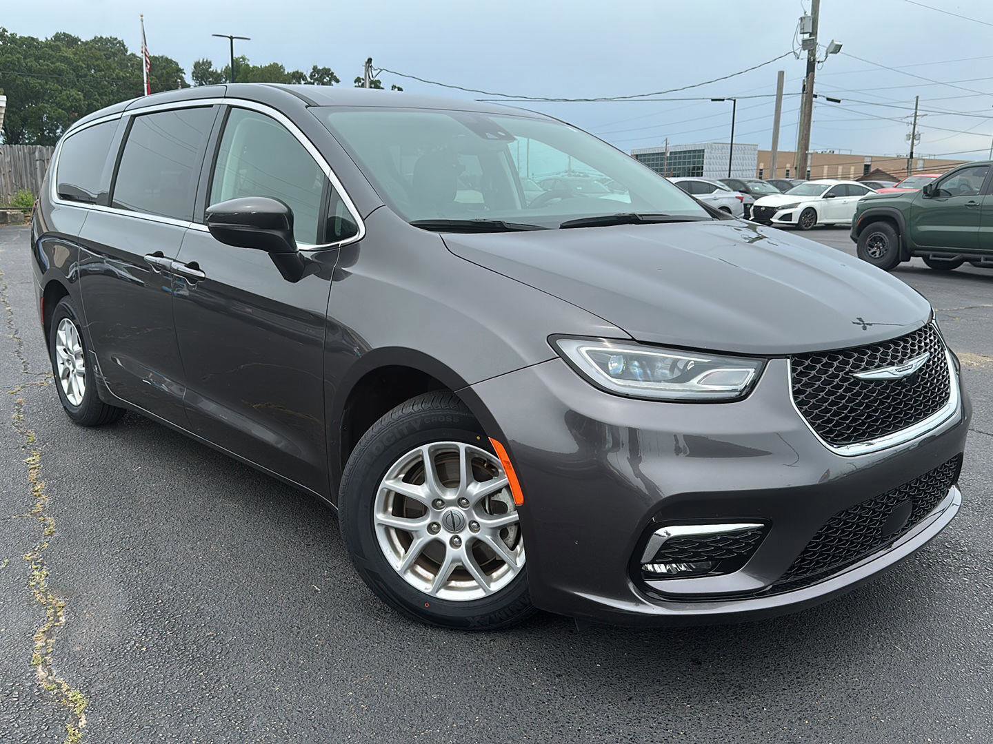 Used 2023 Chrysler Pacifica Touring-L