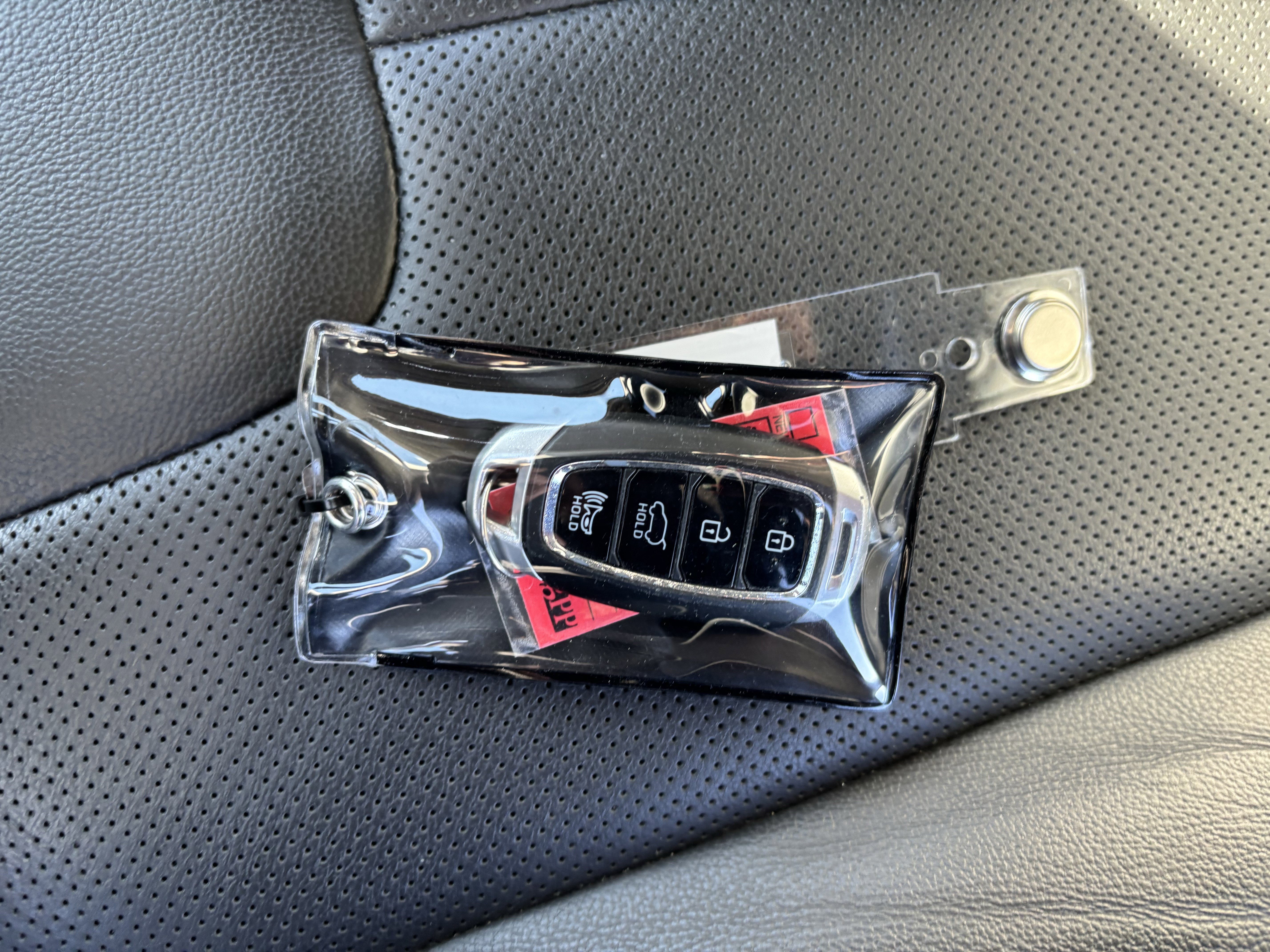 Used 2020 Hyundai Santa Fe Limited image 38