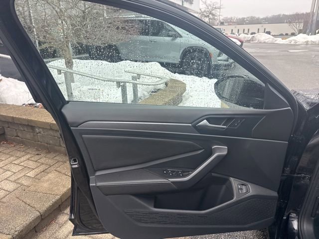 Used 2024 Volkswagen Jetta SE image 10