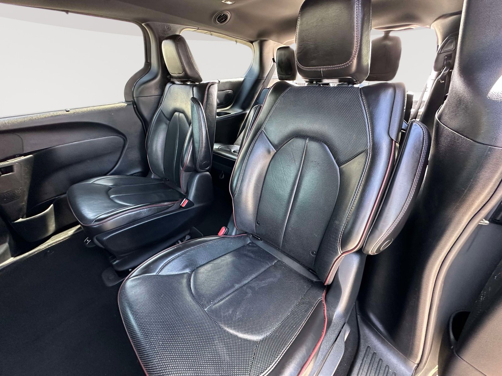 Used 2020 Chrysler Pacifica Limited image 24