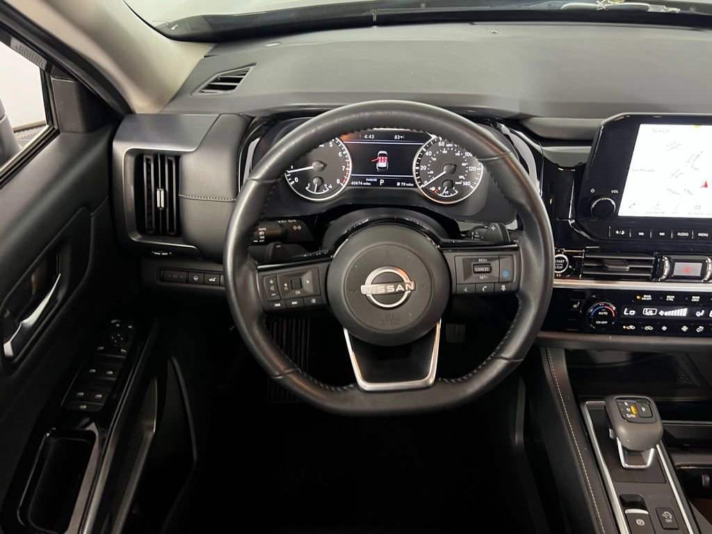 Used 2023 Nissan Pathfinder SL image 14
