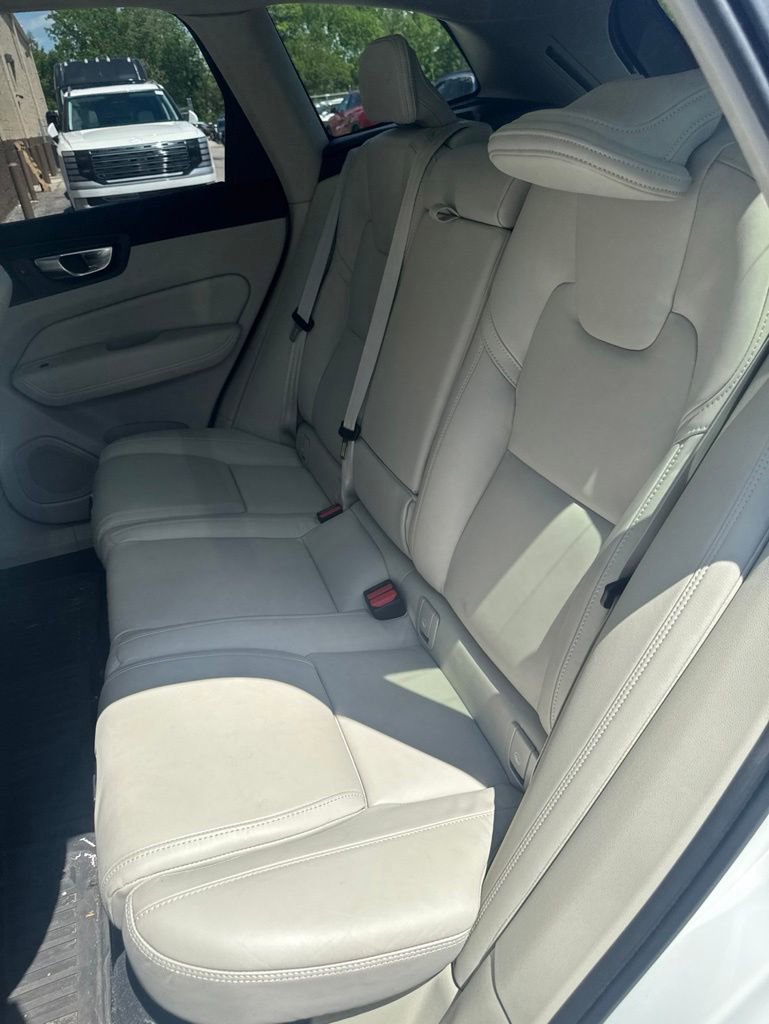 Used 2025 Volvo XC60 B5 Ultra w/ Protection Package Premier AWD/4WD image 7
