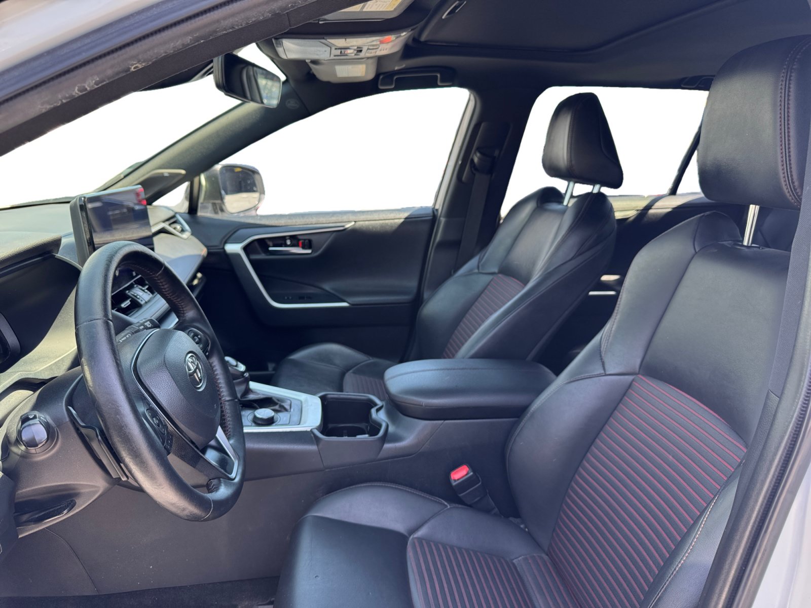 Used 2023 Toyota RAV4 XSE w/ Weather Package AWD/4WD image 9