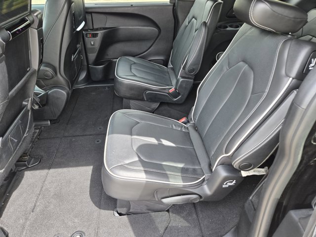 Used 2020 Chrysler Pacifica Limited w/ Advanced Safetytec Group image 19