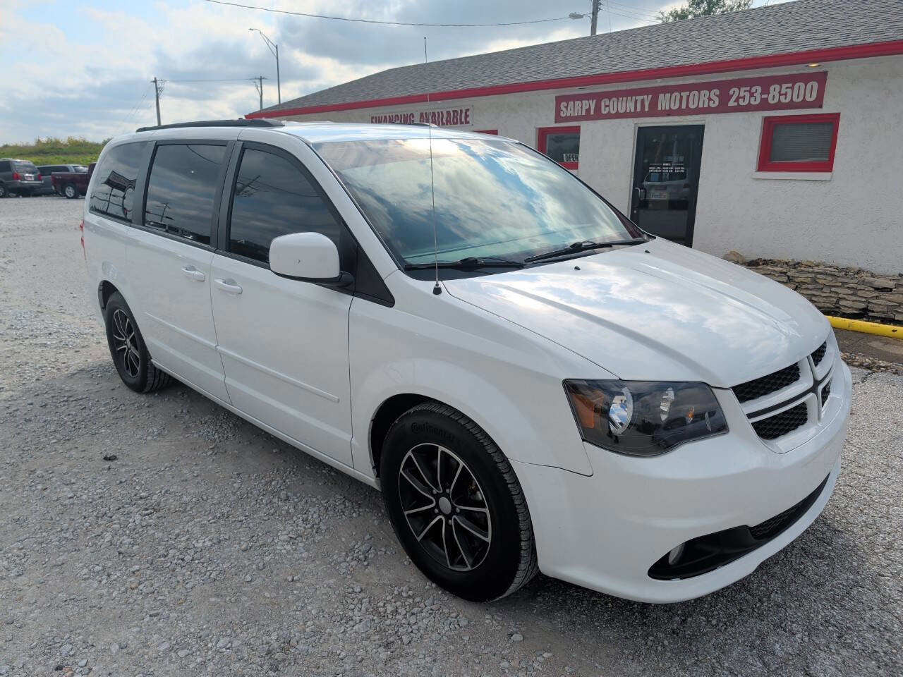 Used 2017 Dodge Grand Caravan GT image 1