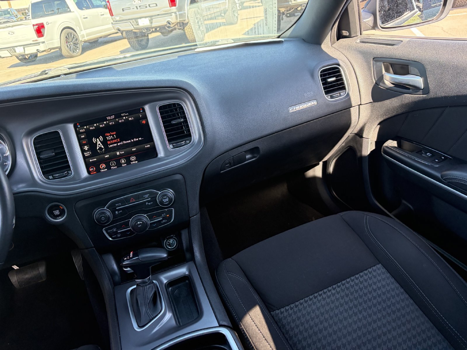 Used 2023 Dodge Charger SXT RWD image 19