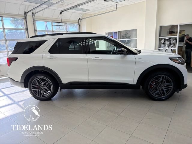 New 2026 Ford Explorer ST-Line w/ ST-Line Street Pack RWD image 9