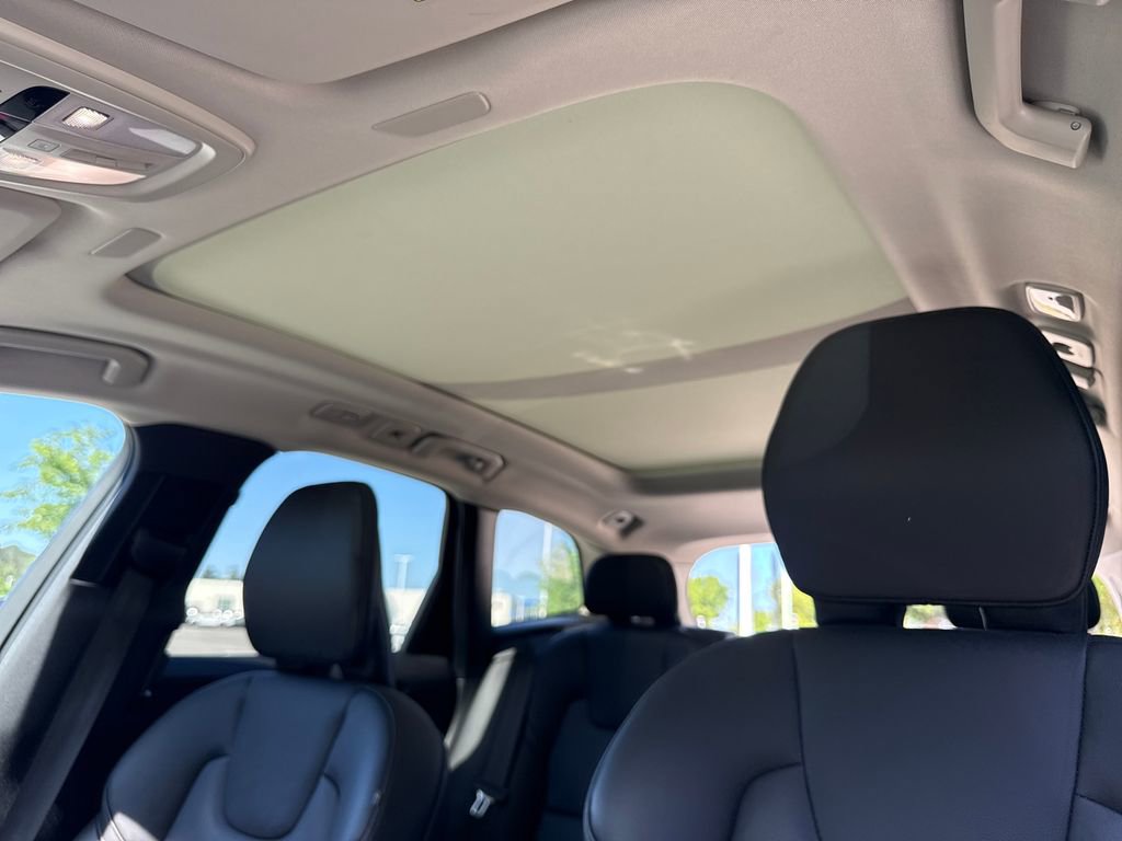 Used 2023 Volvo XC60 B5 Core FWD image 26