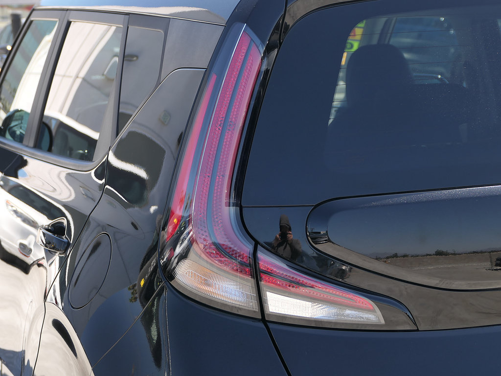 Used 2023 Kia Soul GT-Line FWD image 5