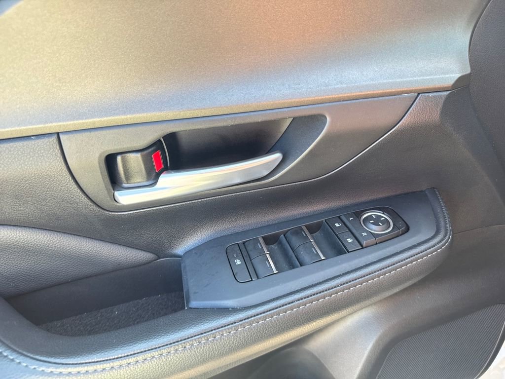 Used 2024 Toyota Grand Highlander XLE image 32