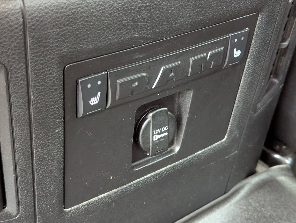 Used 2015 RAM 1500 Laramie w/ Convenience Group image 27