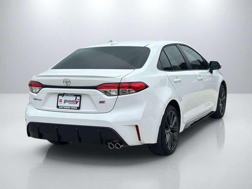 Certified 2026 Toyota Corolla SE w/ SE Package FWD image 5