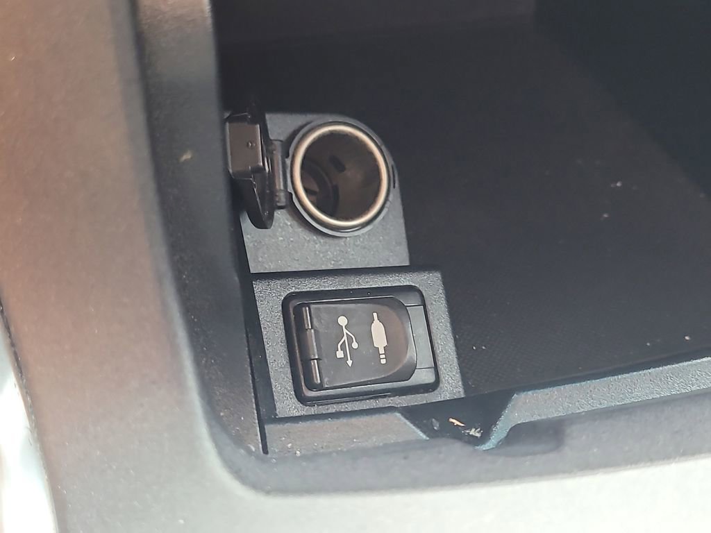 Used 2017 Toyota Camry SE FWD image 22