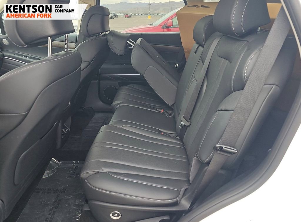 Used 2025 Genesis GV80 2.5T Select image 8