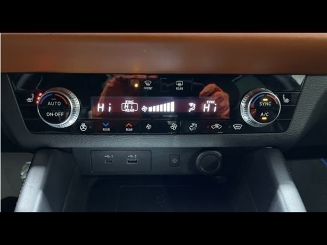 Used 2023 Mitsubishi Outlander SEL 40th Anniversary image 8