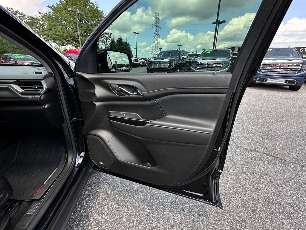 Used 2022 GMC Acadia AT4 w/ Technology Package AWD/4WD image 15