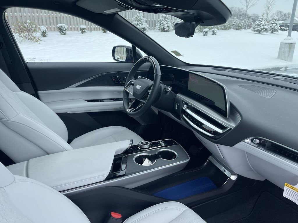 Certified 2024 Cadillac Lyriq Sport image 32