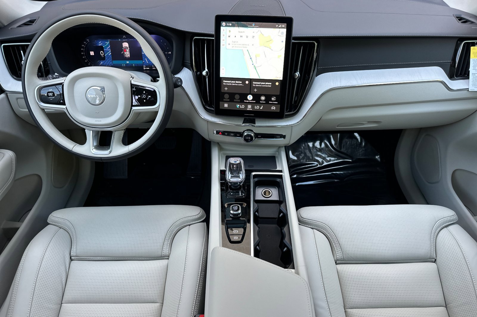 New 2026 Volvo XC60 T8 Ultra w/ Climate Package AWD/4WD image 11
