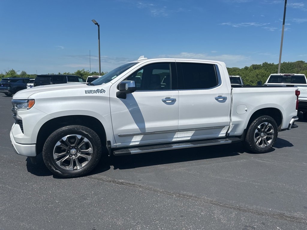 Used 2023 Chevrolet Silverado 1500 High Country w/ Technology Package image 4
