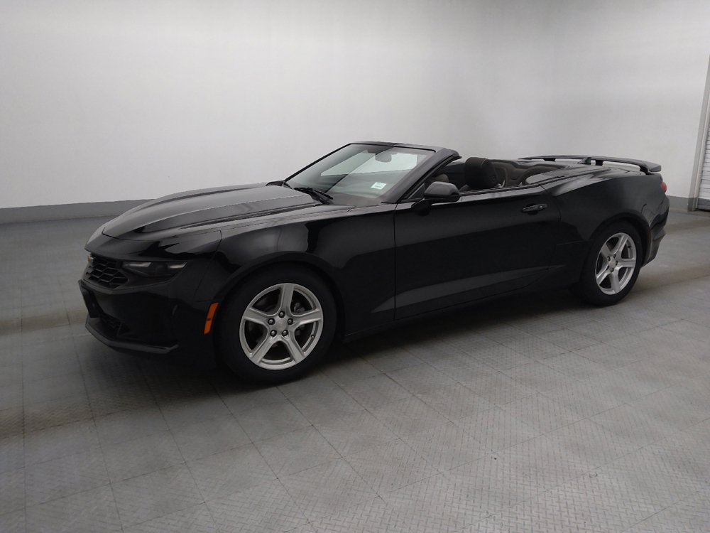 Used 2020 Chevrolet Camaro LT RWD image 2