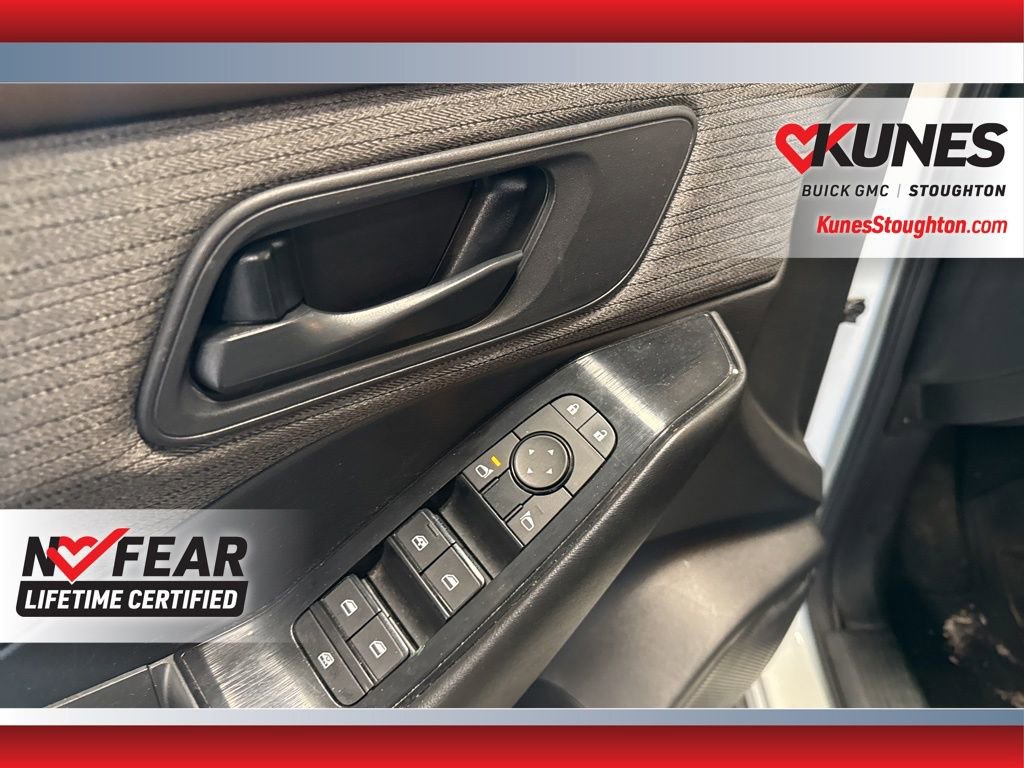 Used 2023 Nissan Rogue S image 20