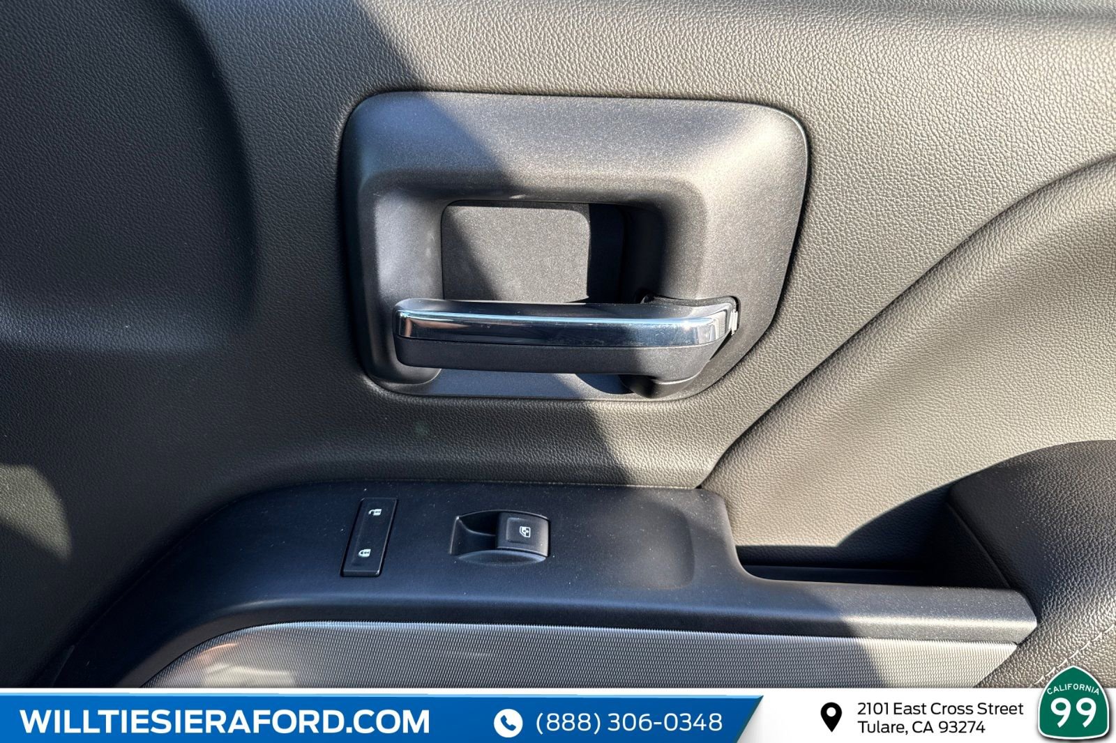 Used 2018 Chevrolet Silverado 1500 LT w/ LT Convenience Package AWD/4WD image 19