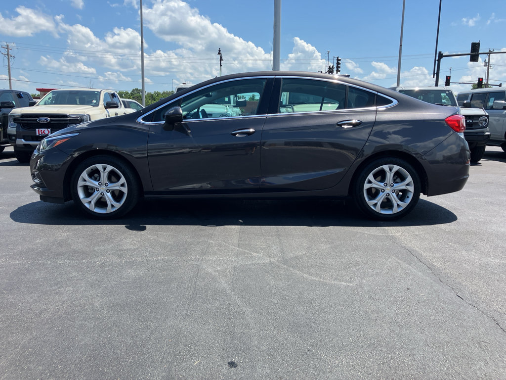 Used 2017 Chevrolet Cruze Premier FWD image 3