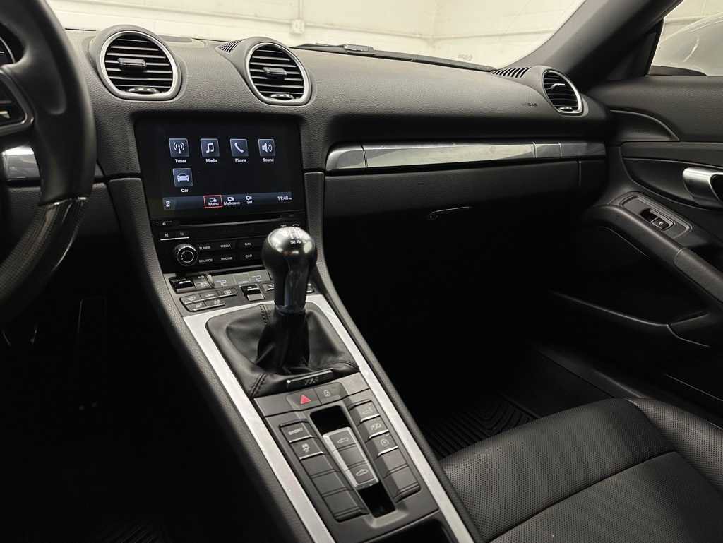 Used 2024 Porsche 718 Boxster S image 28