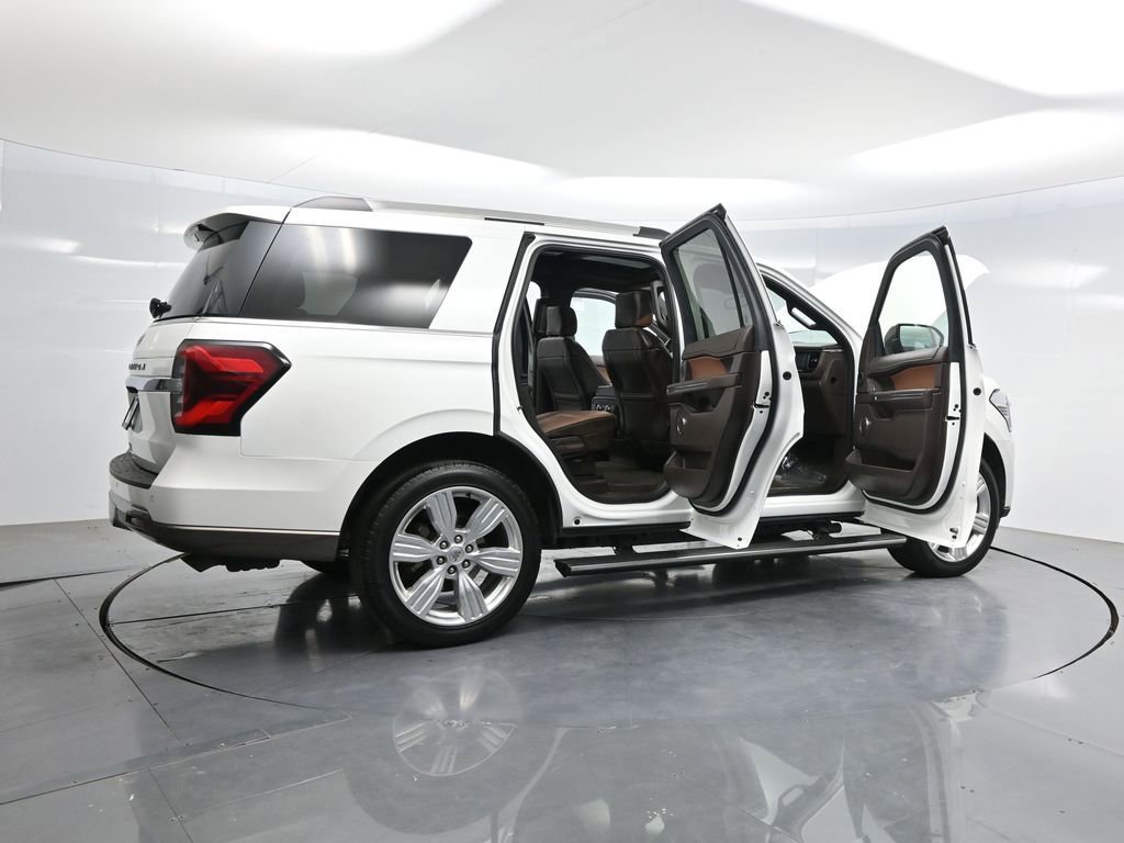 Used 2024 Ford Expedition King Ranch RWD image 5