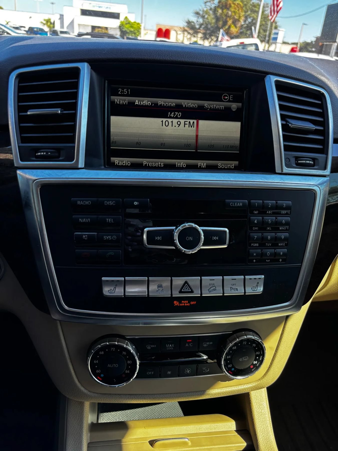 Used 2014 Mercedes-Benz ML 350 BlueTEC 4MATIC image 19
