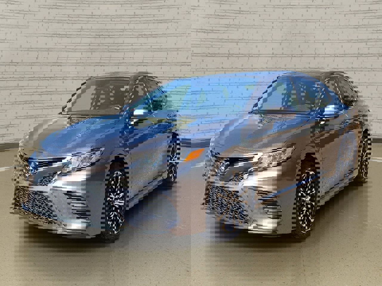 Used 2020 Toyota Camry SE w/ Carpet Mat Package