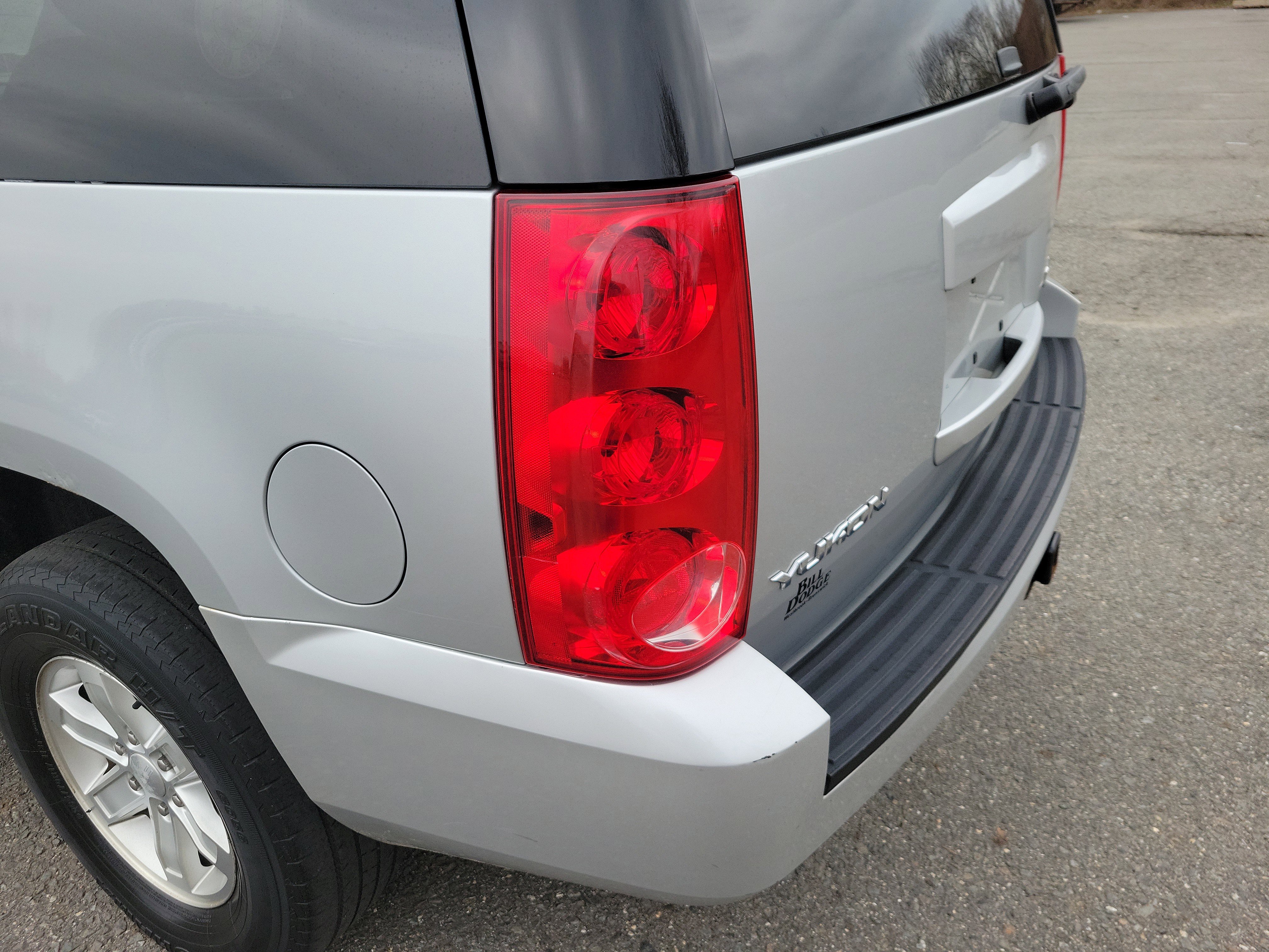 Used 2013 GMC Yukon SLE AWD/4WD image 11